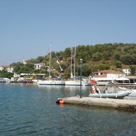 Villa Alexandra Paleo Trikeri Exterior photo